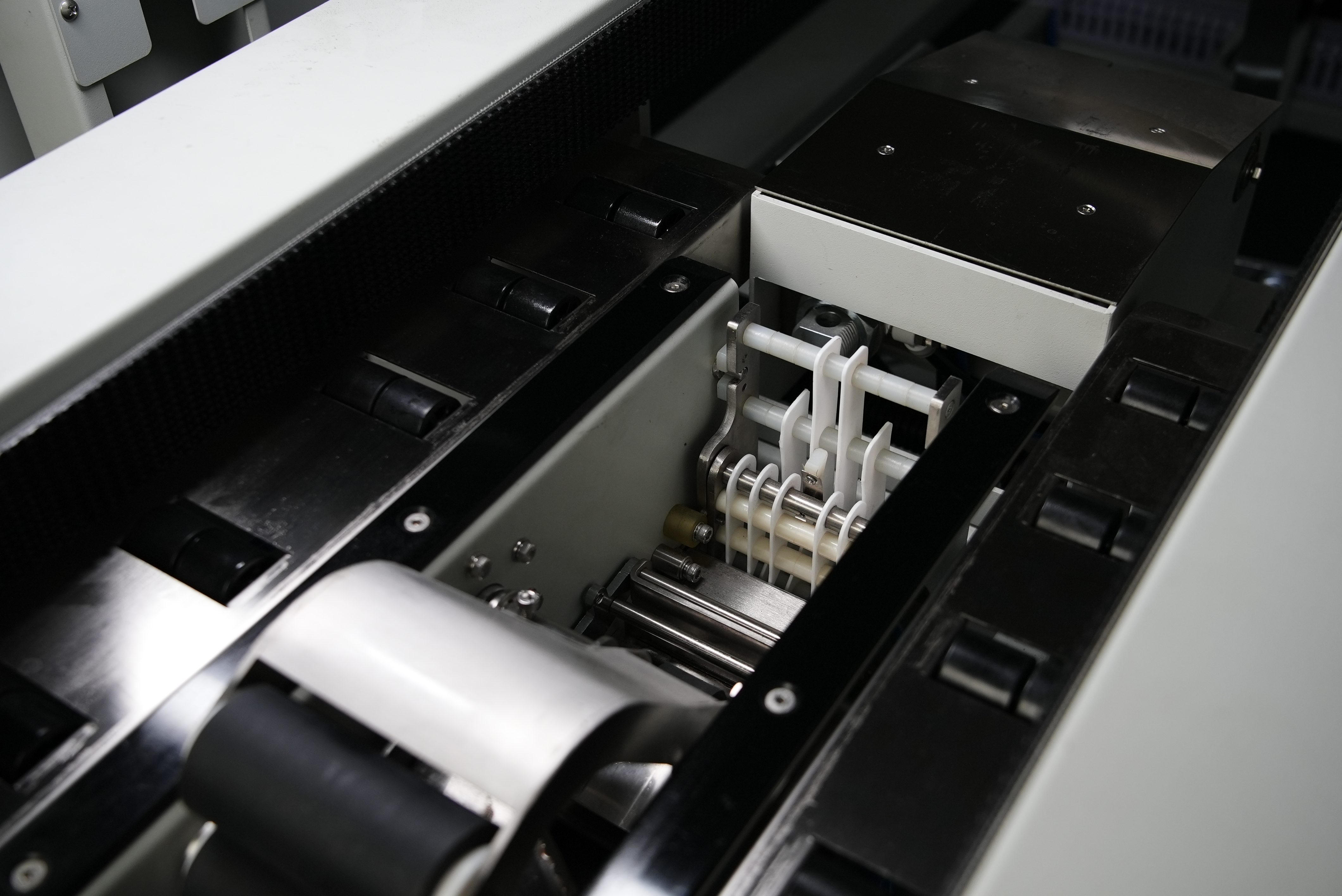 Hulian Automatic Carton Case Box Erector Machine With Water-activated Kraft Paper Bottom Sealing HCE-544W-L 