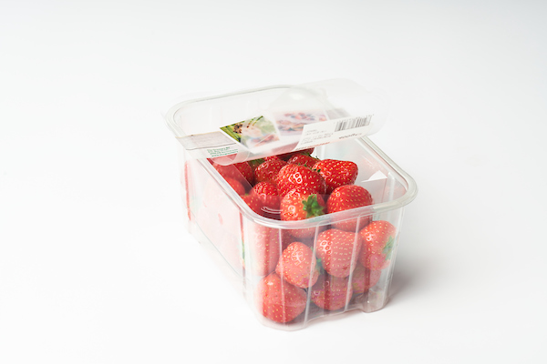 Tray sealing machine for fruit